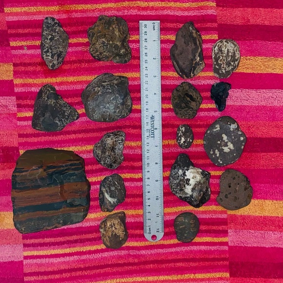 2 Beautiful Decorative Aquarium, Terrarium, Beneficial Bacteria 🦠 Natural Rocks - Picture 9 of 16